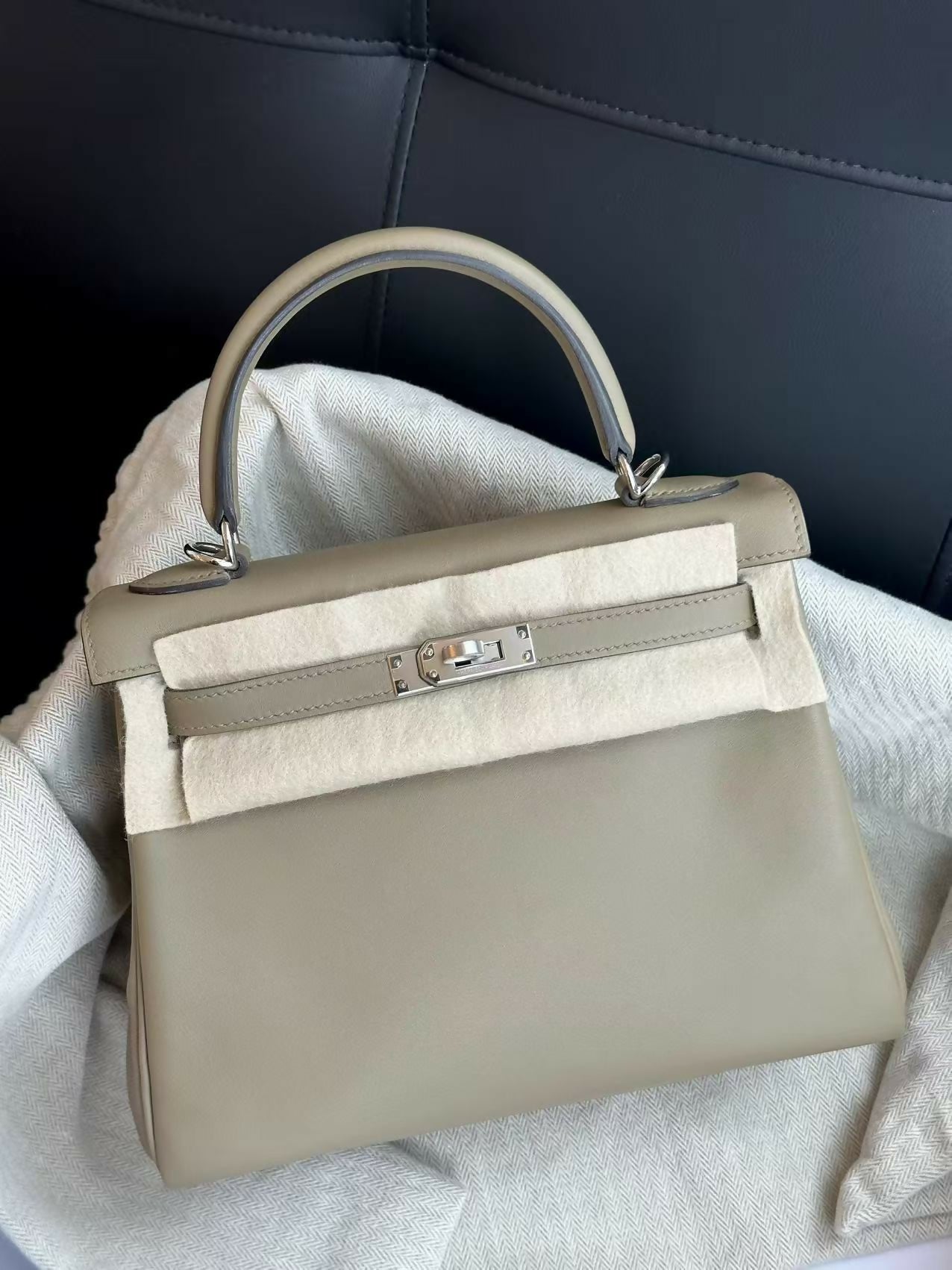 Hermès Kelly 25 Desert (Marfa) Swift Leather with Palladium Hardware