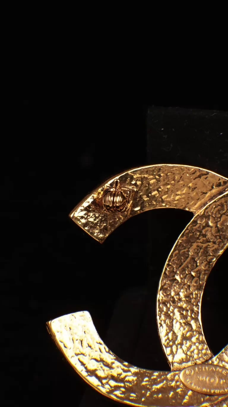 Chanel Plain Gold CC Brooch