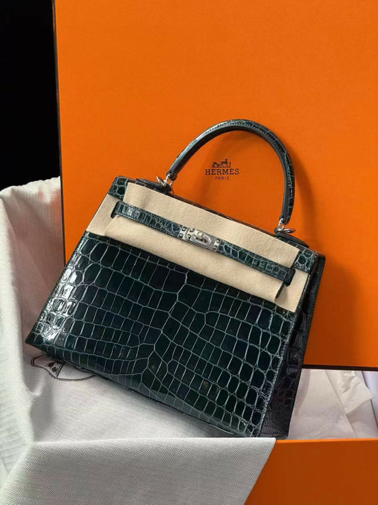 Hermès Kelly 25 Vert Cypress Shiny Niloticus Crocodile (Two Dots) with Palladium Hardware
