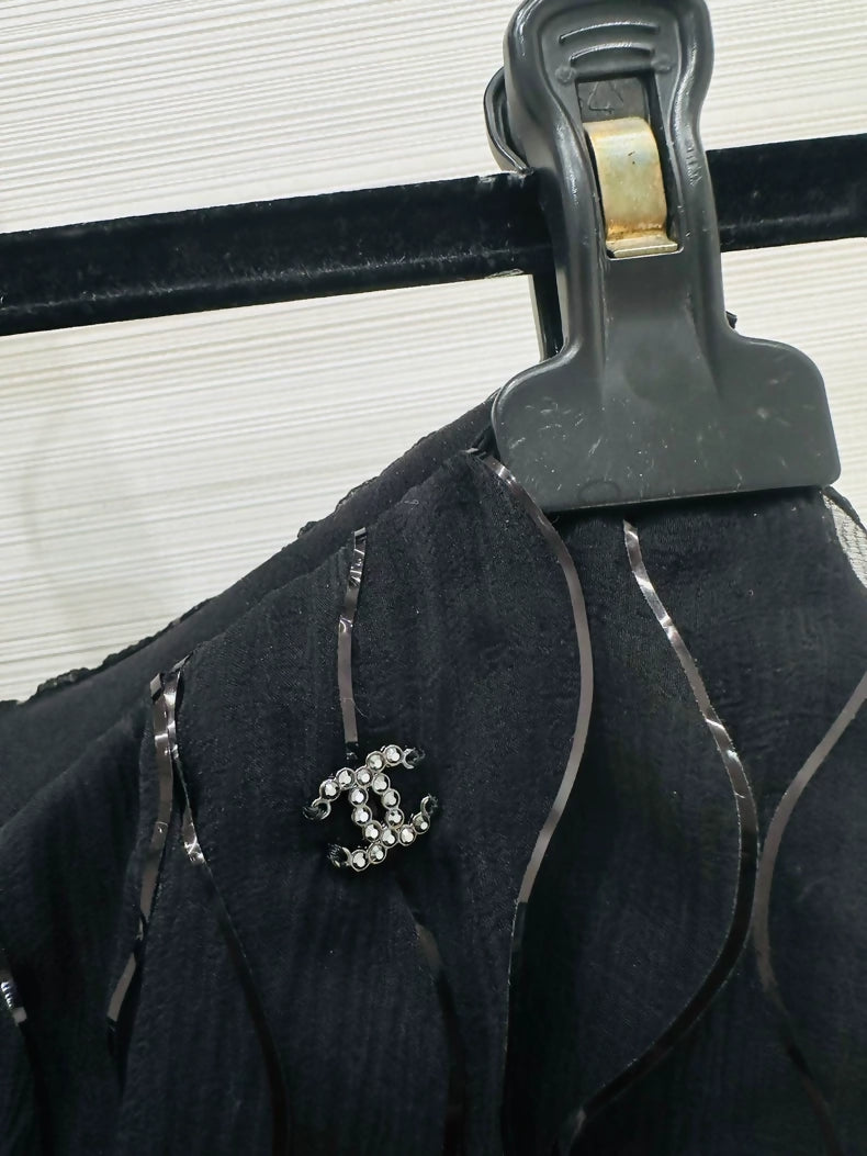 Chanel 25C black silk skirt