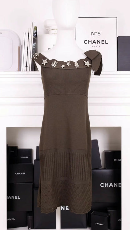 Chanel 2008 Spring/Summer Green Knitted Multi-Element Rhinestone Brooch Dress