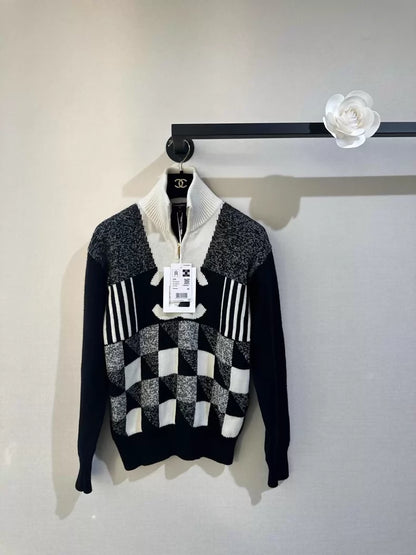 Chanel coco neige black and white checkered letter zip-up sweater