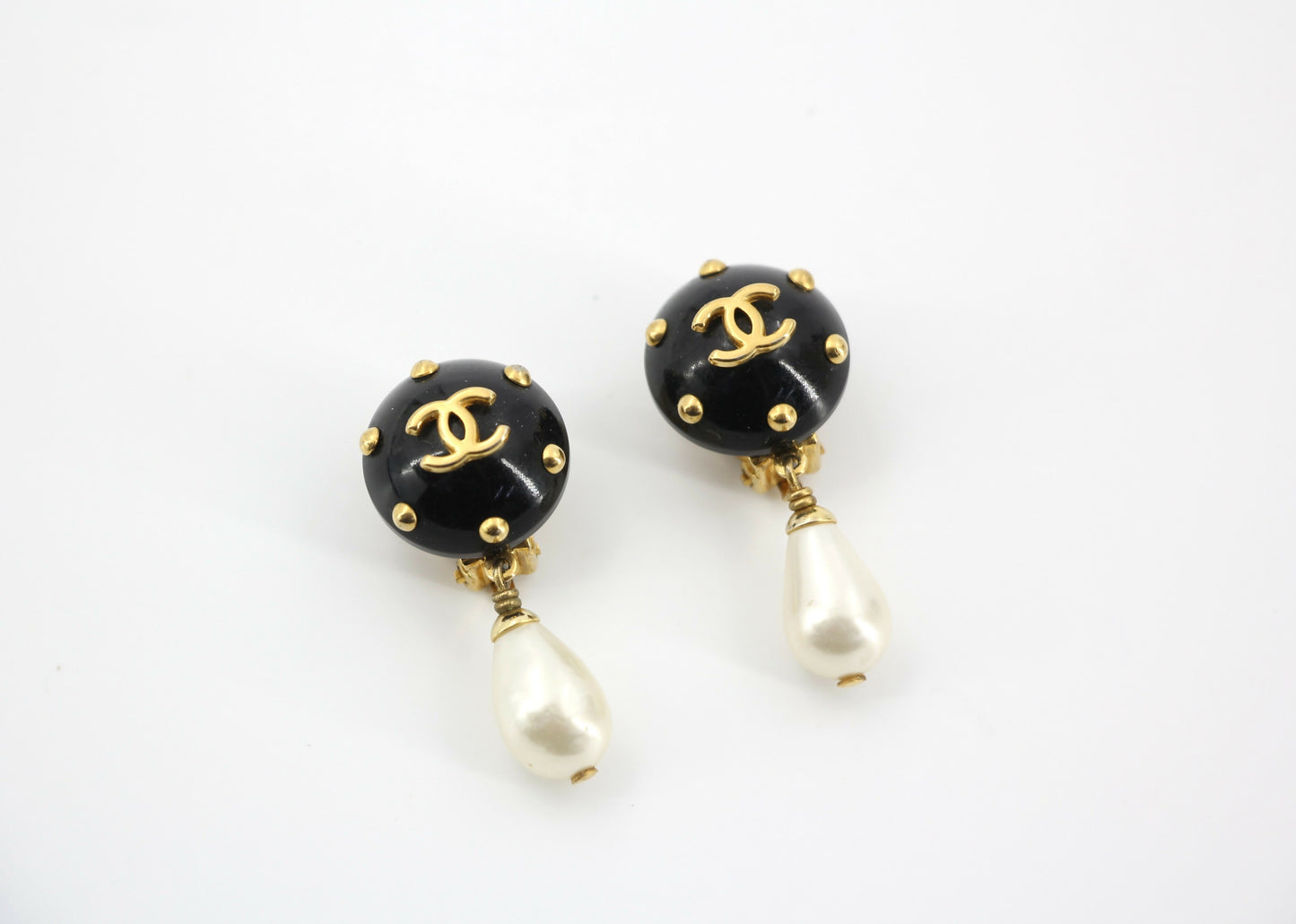 Chanel Vintage 96C Resin Dot Black Bean Imitation Pearl Dangle Clip-on Earrings