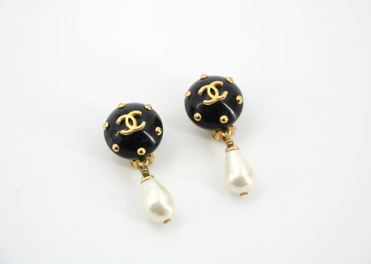 Chanel Vintage 96C Resin Dot Black Bean Imitation Pearl Dangle Clip-on Earrings
