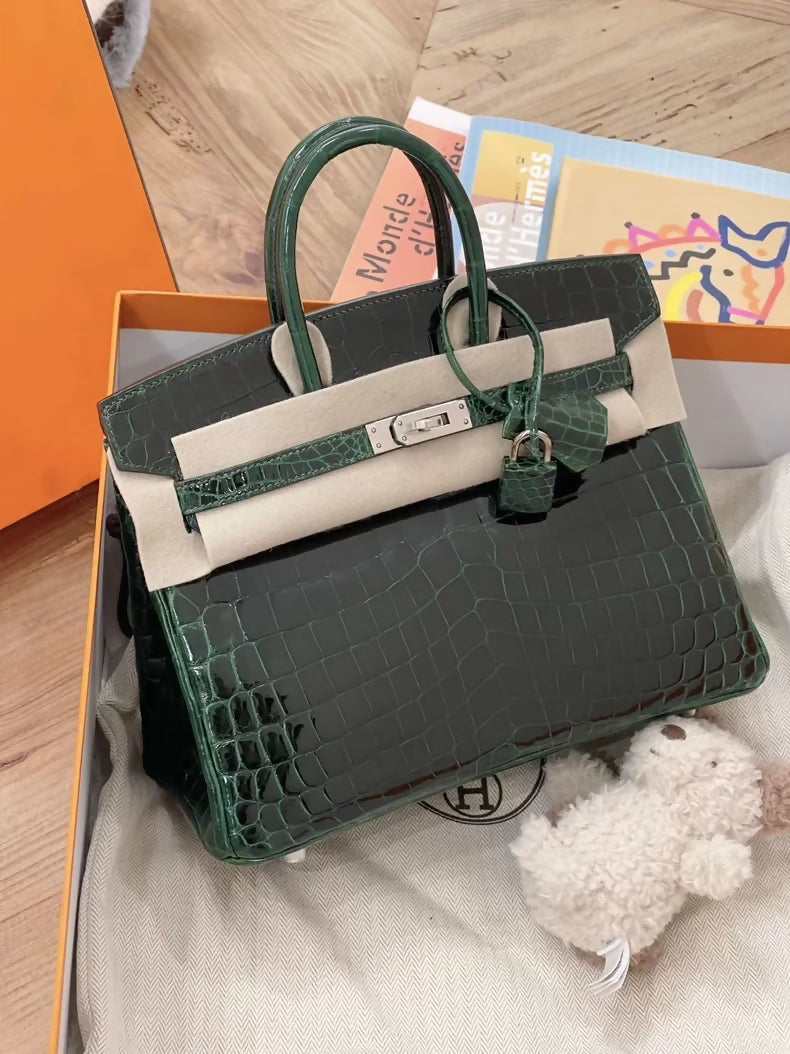 Hermès Birkin 25 emerald green shiny alligator leather with palladium hardware