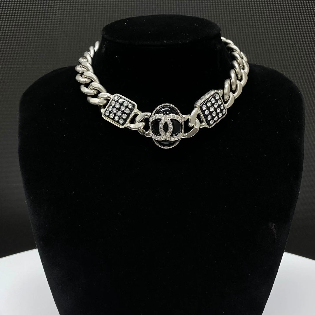 Chanel 22R sparkling diamond black silver glass double C necklace