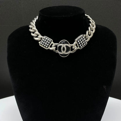 Chanel 22R sparkling diamond black silver glass double C necklace