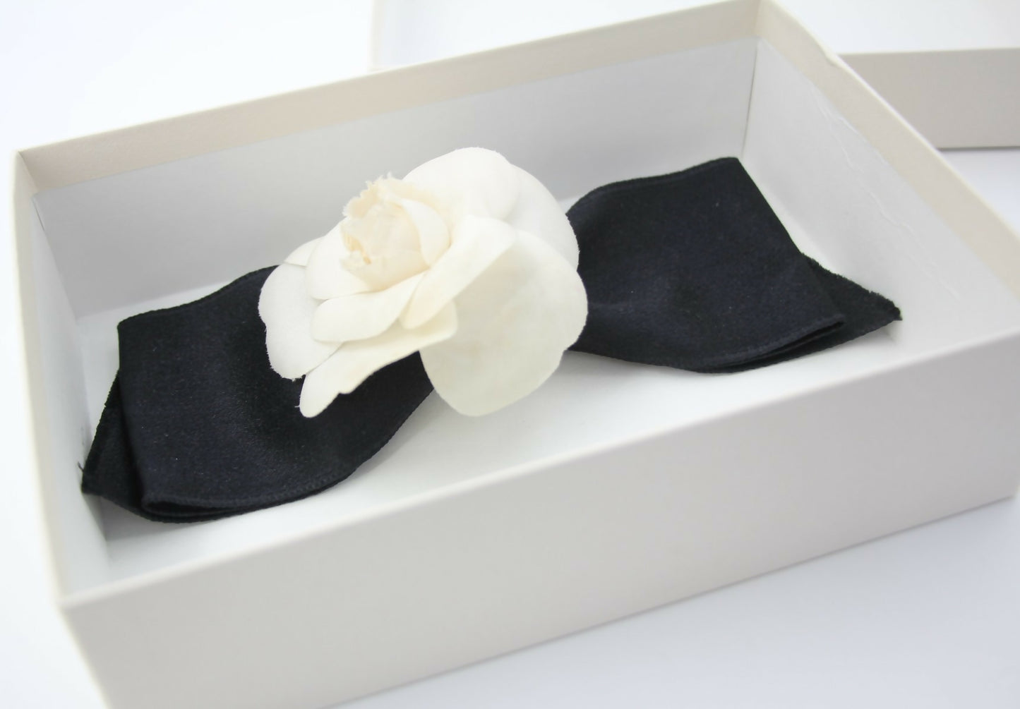 Chanel Vintage 81-85 Satin Silk Black Camellia Bow Hair Clip