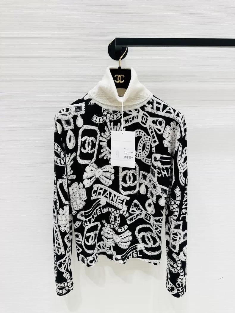 Chanel Ski Collection Black and White Print Jewelry Knit Top, F36,