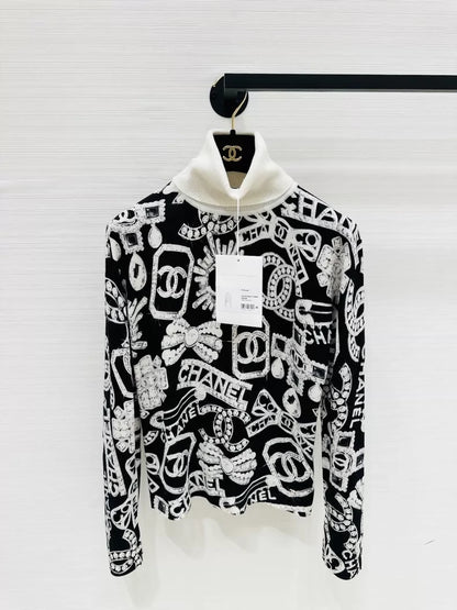 Chanel Ski Collection Black and White Print Jewelry Knit Top, F36,