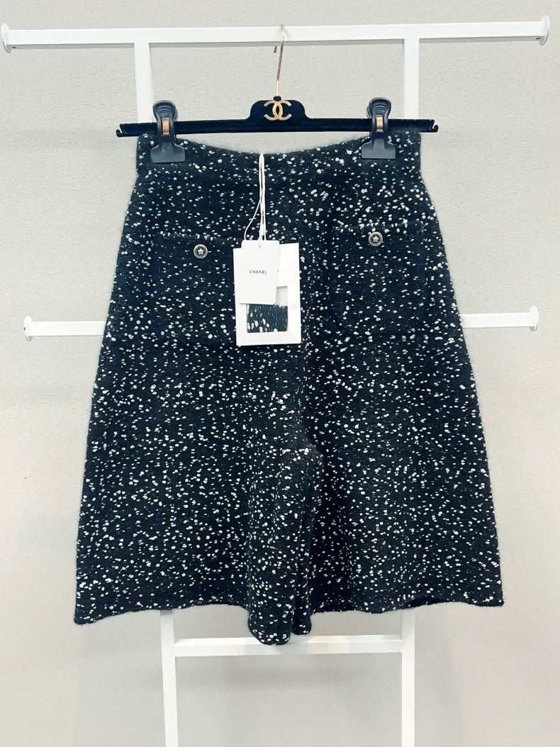 Chanel 2023 Fall/Winter black shorts