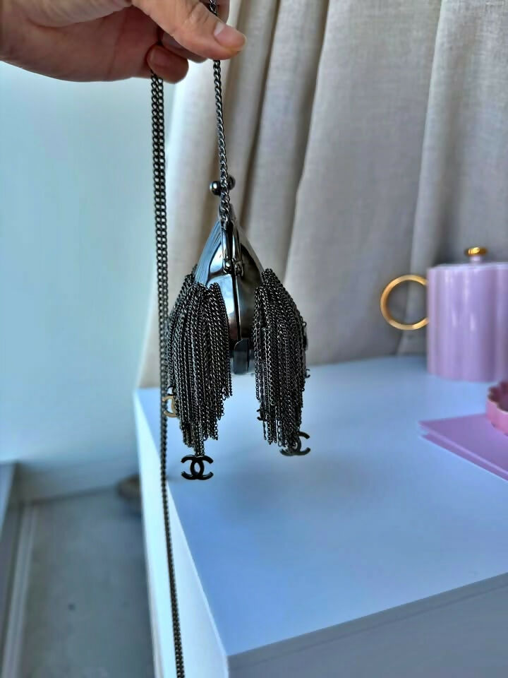 Chanel Vintage FW 2007 Runway Chain Shell Minaudiere.