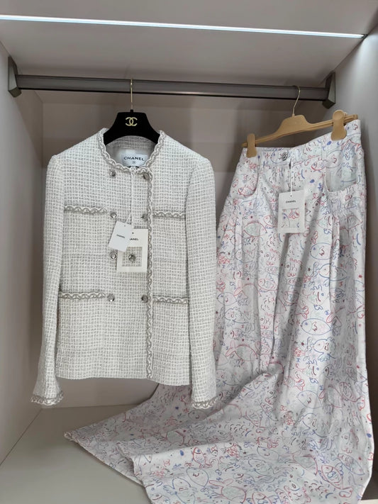 Chanel 25s white tweed jack yet