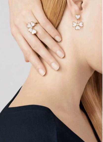 VCA Van Cleef 
Arpels Sweet Alhambra four-leaf clover lucky series earrings