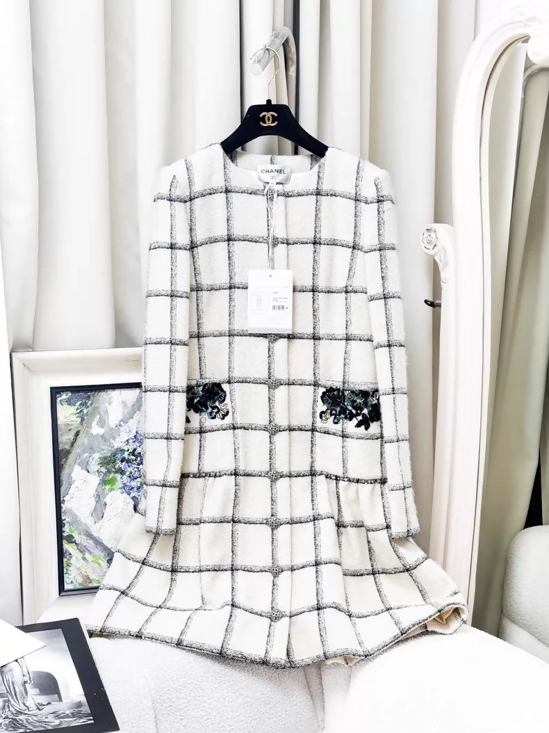 Chanel 22K white black checked tweed dress