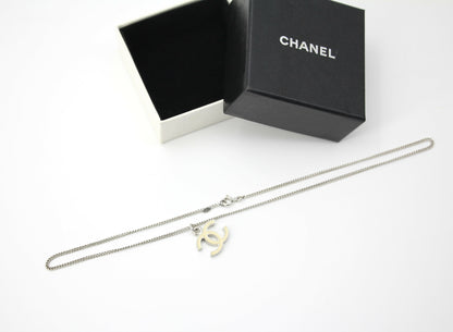 Chanel Vintage 07V Enamel Classic White CC Light Gold Necklace