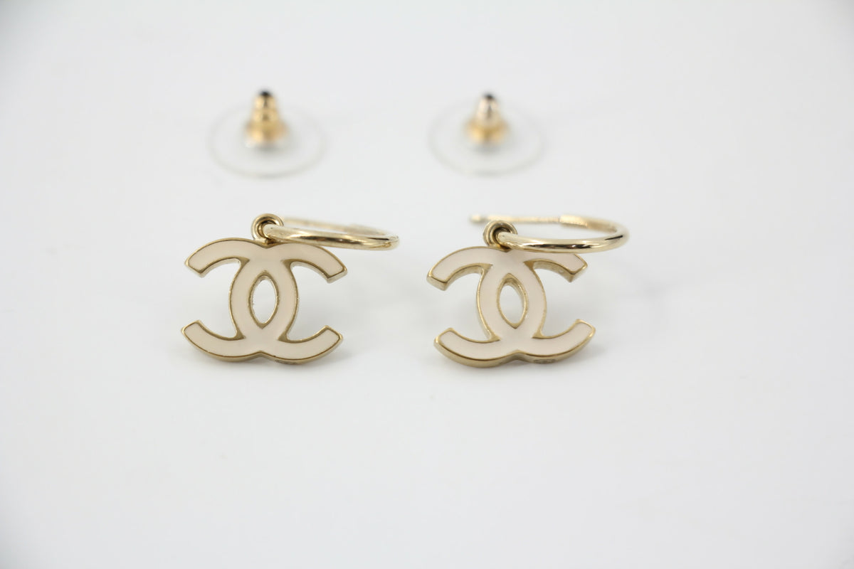 Chanel Vintage 10P Enamel White Pendant Earrings