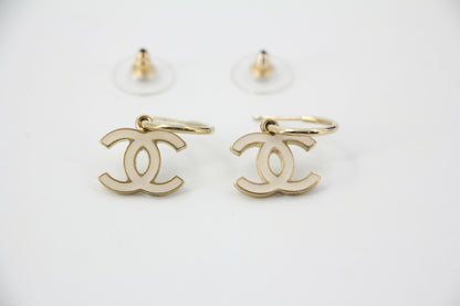Chanel Vintage 10P Enamel White Pendant Earrings