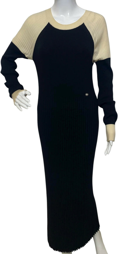 CHANEL 2019 MAXI BLACK CREAM RIBBED WOOL KNIT DRESS FR 44