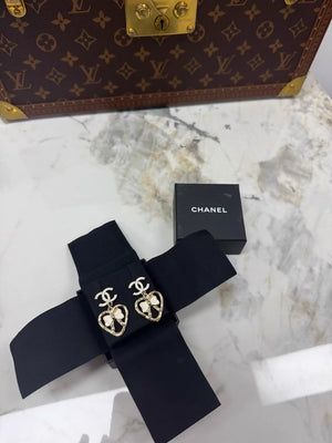 Chanel 25p Heart Double C Earrings