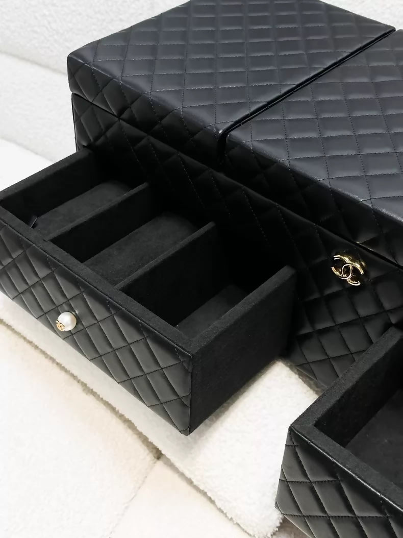 Chanel Métiers d'Art collection, classic black lambskin quilted jewelry case, large size,