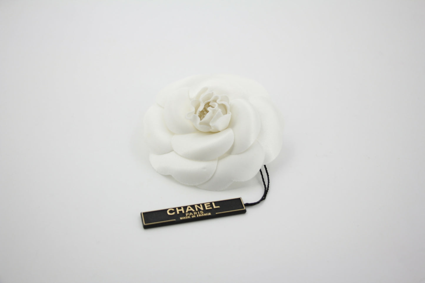 Chanel Vintage 81-85 White Silk Camellia Brooch