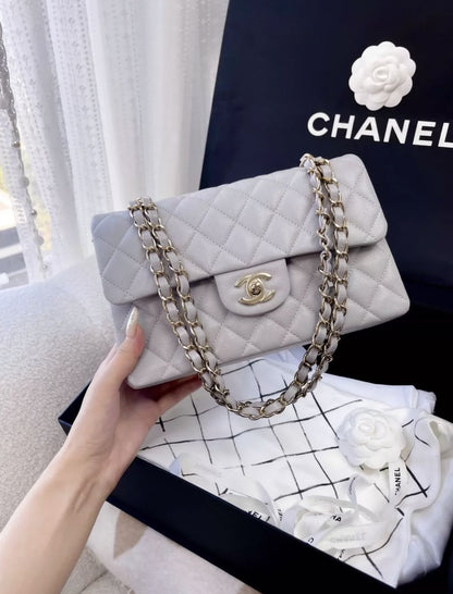 CHANEL Chanel Small Classic Double Flap Pearl Grey Caviar Gold Hardware - Small Crossbody Bag - Vintage fashion from Wararni