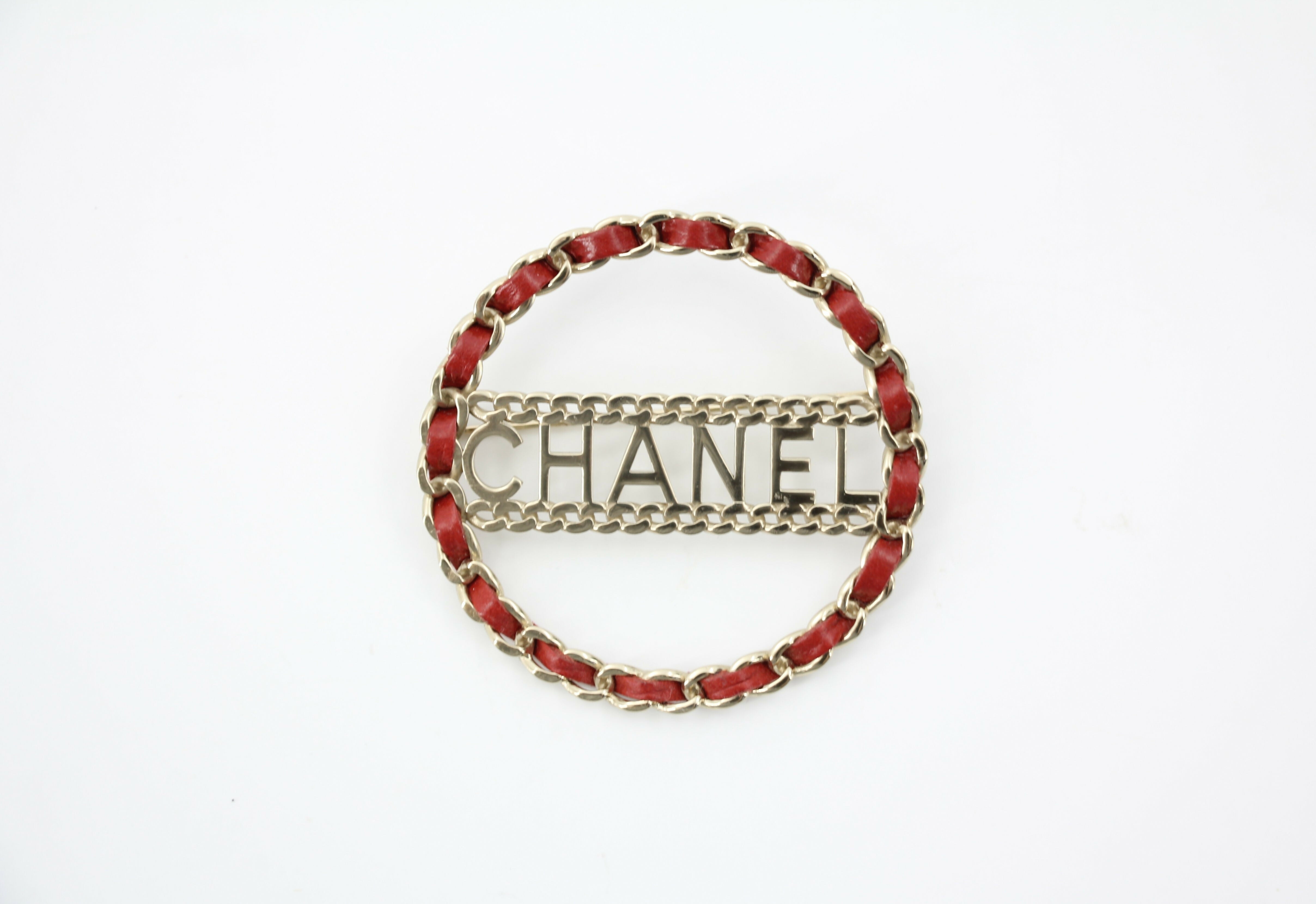 Chanel B18K Leather Red Metal Round Brooch – Wararni.com