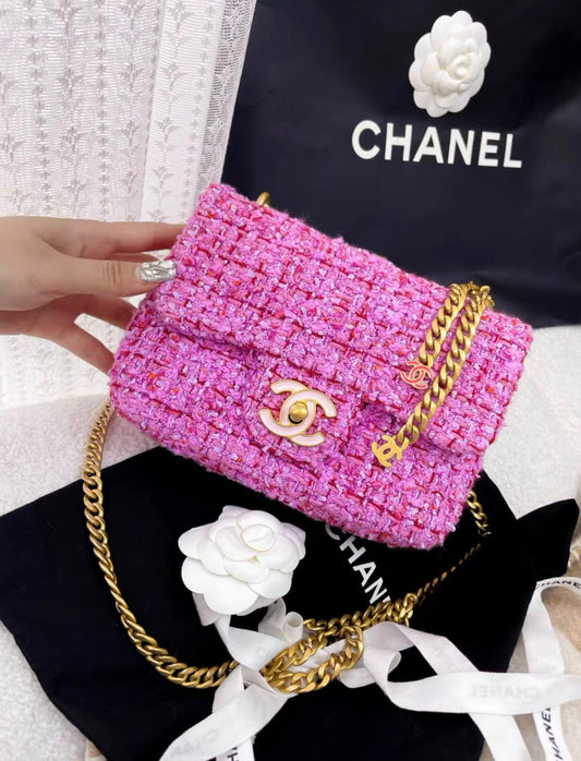 CHANEL CHANEL 22P SQUARE FLAP BAG TWEED PINK WITH PINK HARDWARE - Mini Mini Bag - Secondhand luxury from Wararni