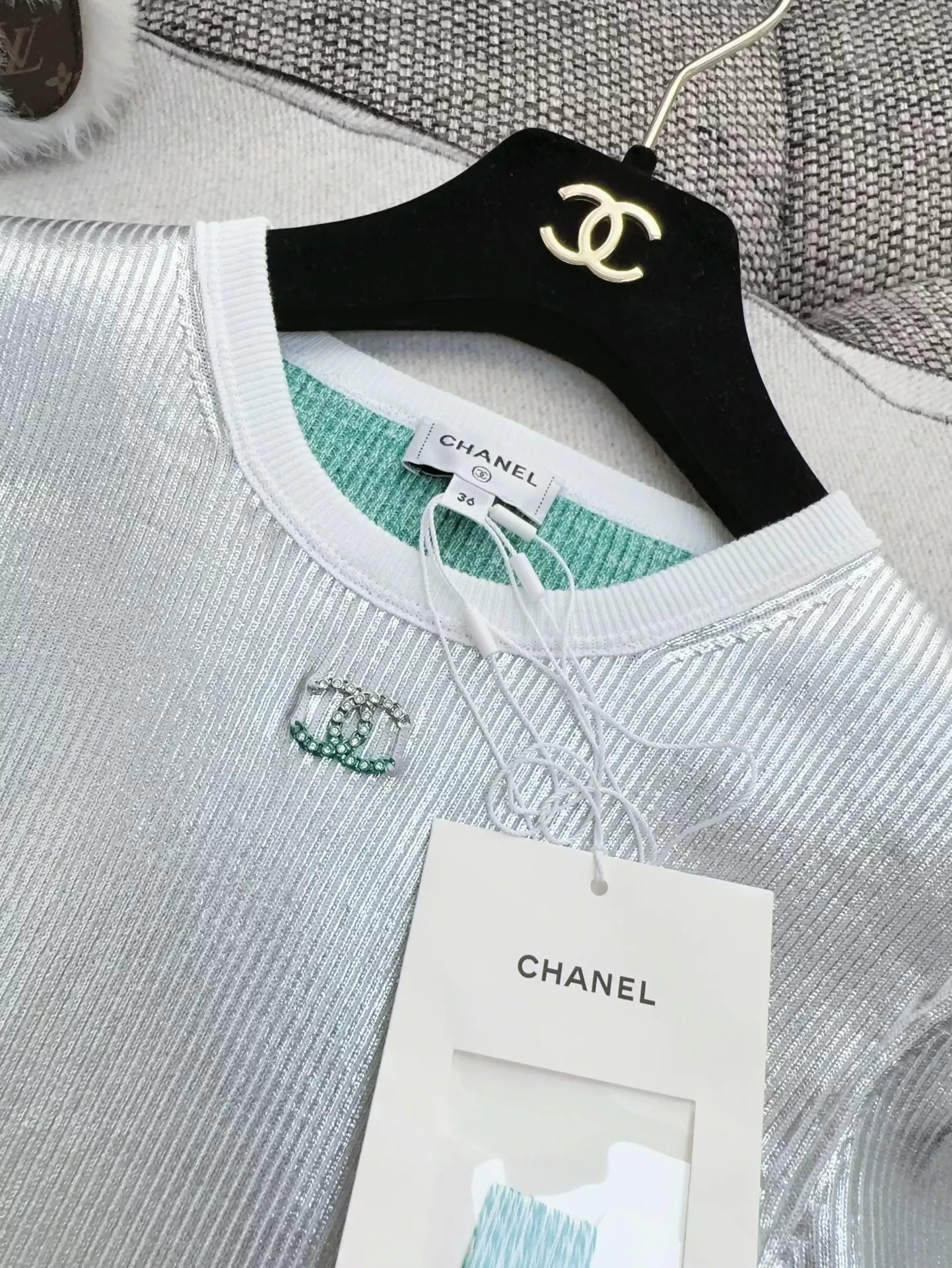 Chanel 25C grey & green top