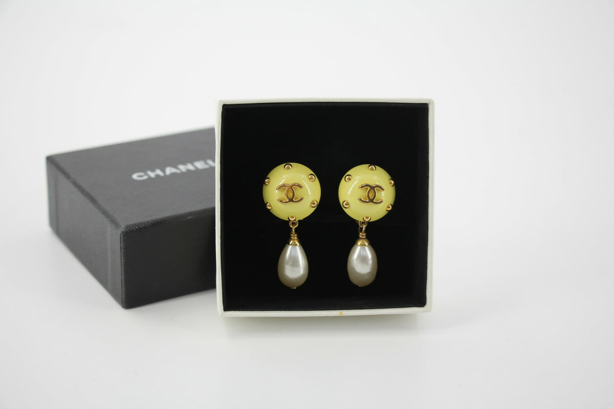 Chanel 96C Resin Dot Yellow Bean Imitation Pearl Dangle Clip-on Earrings