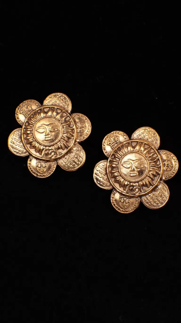 Chanel 1992 Plain Gold CC Flower Clip-on Earrings