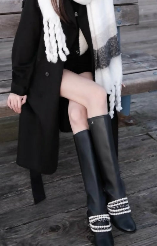CHANEL 18A HAMBURG BLACK LEATHER PEARL CHAIN RIDING KNEE HIGH BOOTS EU 41