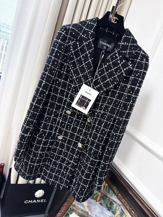 Chanel 23k black and white tweed jacket