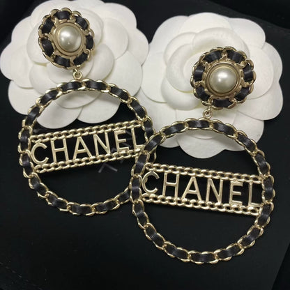 CHANEL 18B round chain pearl earring