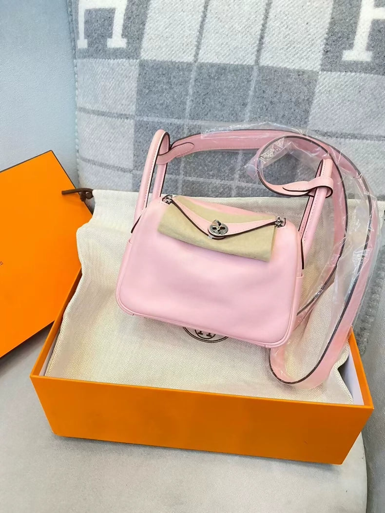 Hermes mini Lindy 3Q Sakura pink leather palladium hardware