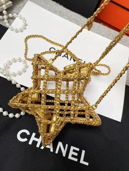 Chanel 23S Gold metal star leather chain bag