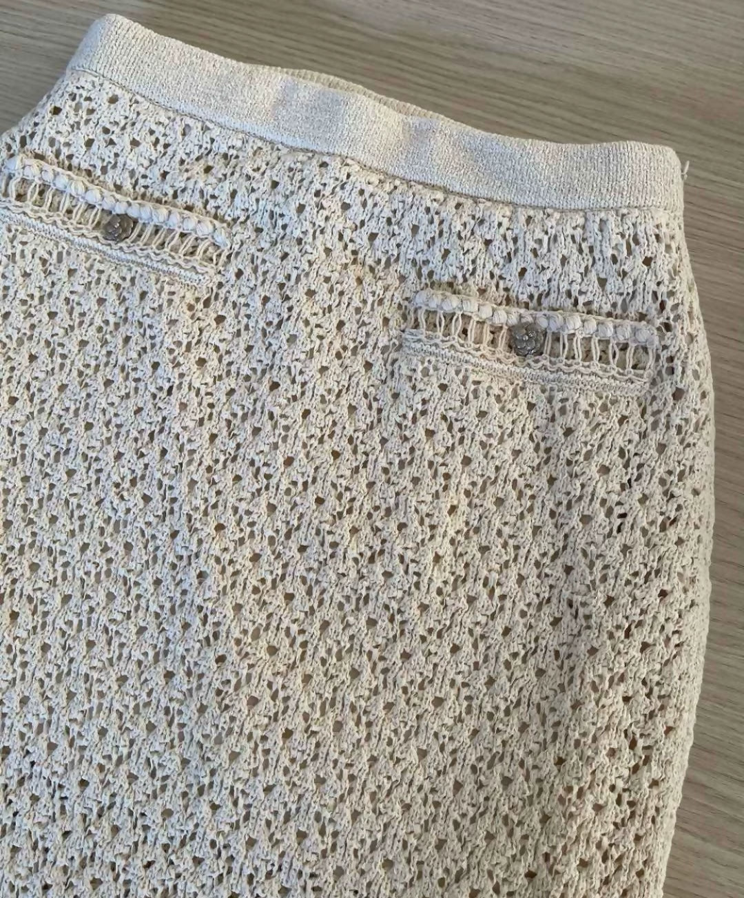Chanel 20P off-white knitted skirt