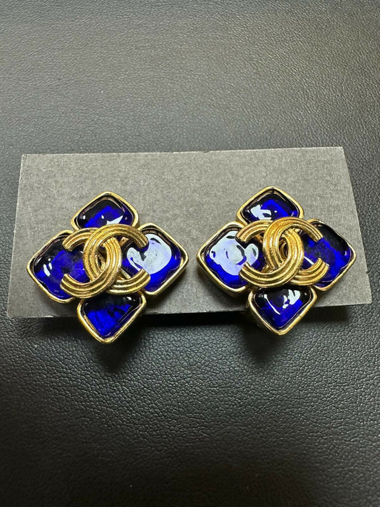 Chanel Vintage 94 Gripoix & Gold-plated Blue CC Clip-on Earring