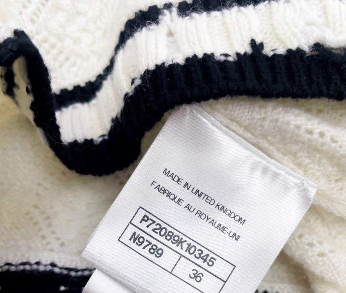 CHANEL2022ss美品ニット Chanel 22SS white black edge knitted off shoulder top – Wararni.com