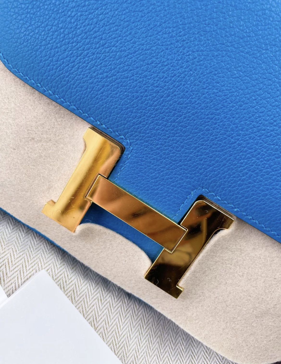 Hermes Constance mini, B3 Tanzania blue gold hardware – Wararni.com