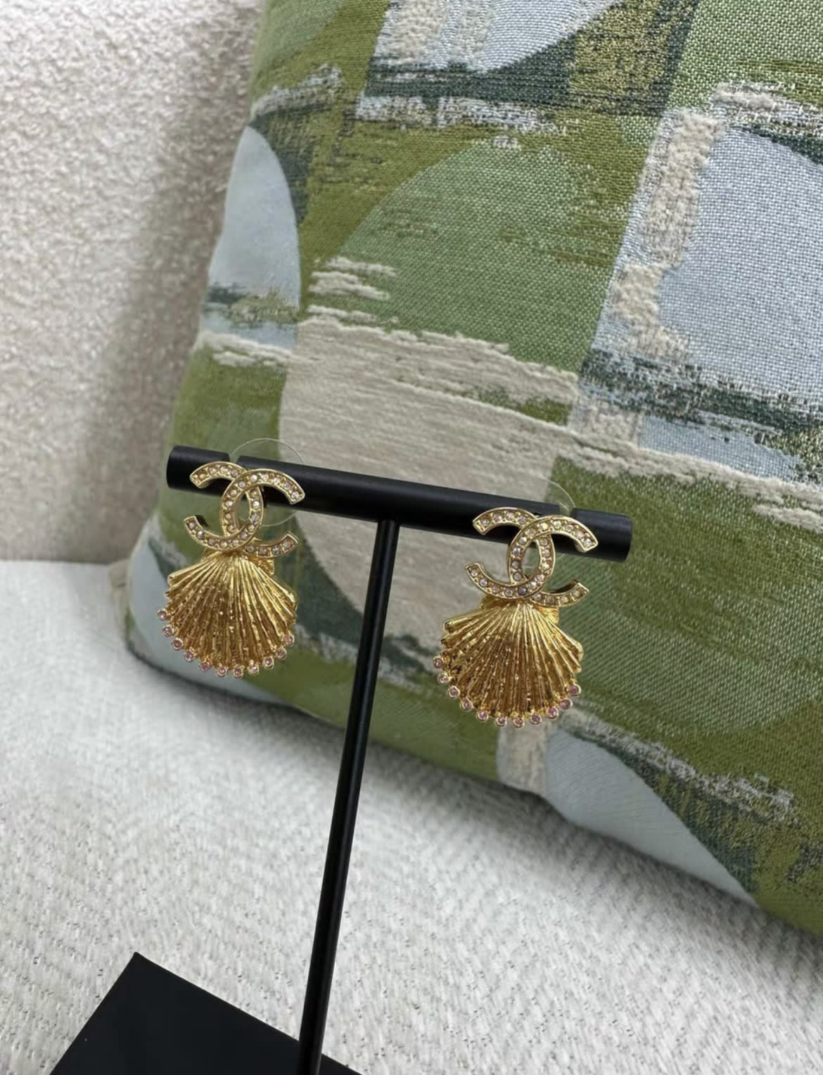 Chanel 23C gold shell earrings