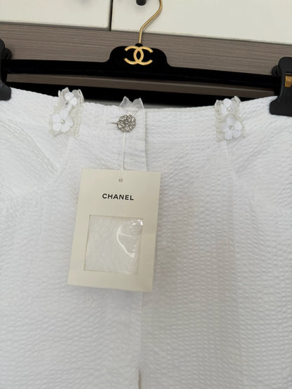 Chanel 26C floral belt white pants
