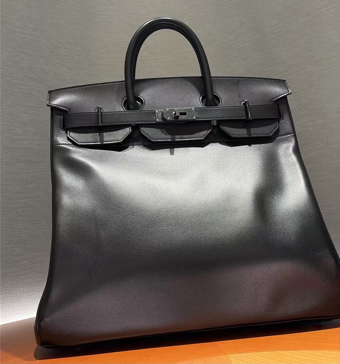 HAC 40 So Black Evergrain PVD hardware