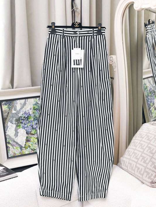 Chanel 24M Black and white trousers