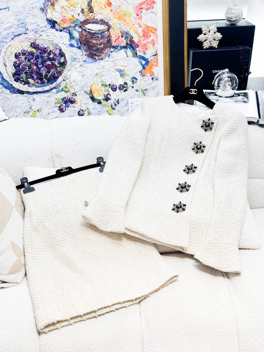 Chanel 18A white tweed jacket and skirt