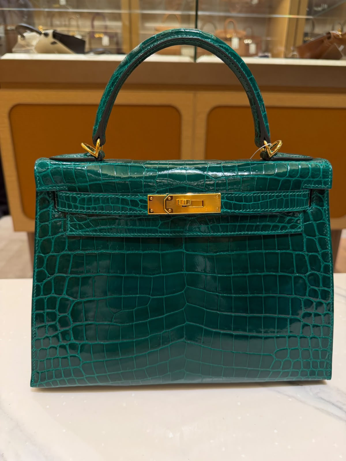 Hermes Kelly 28 Vert Emeraude Shiny Niloticus Gold hardware
