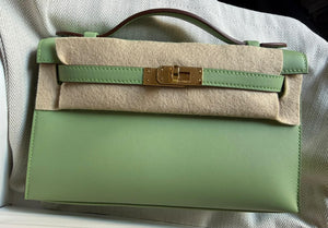 Hermes Kelly pochette HSS vert criquet swift gold hardware interior gold