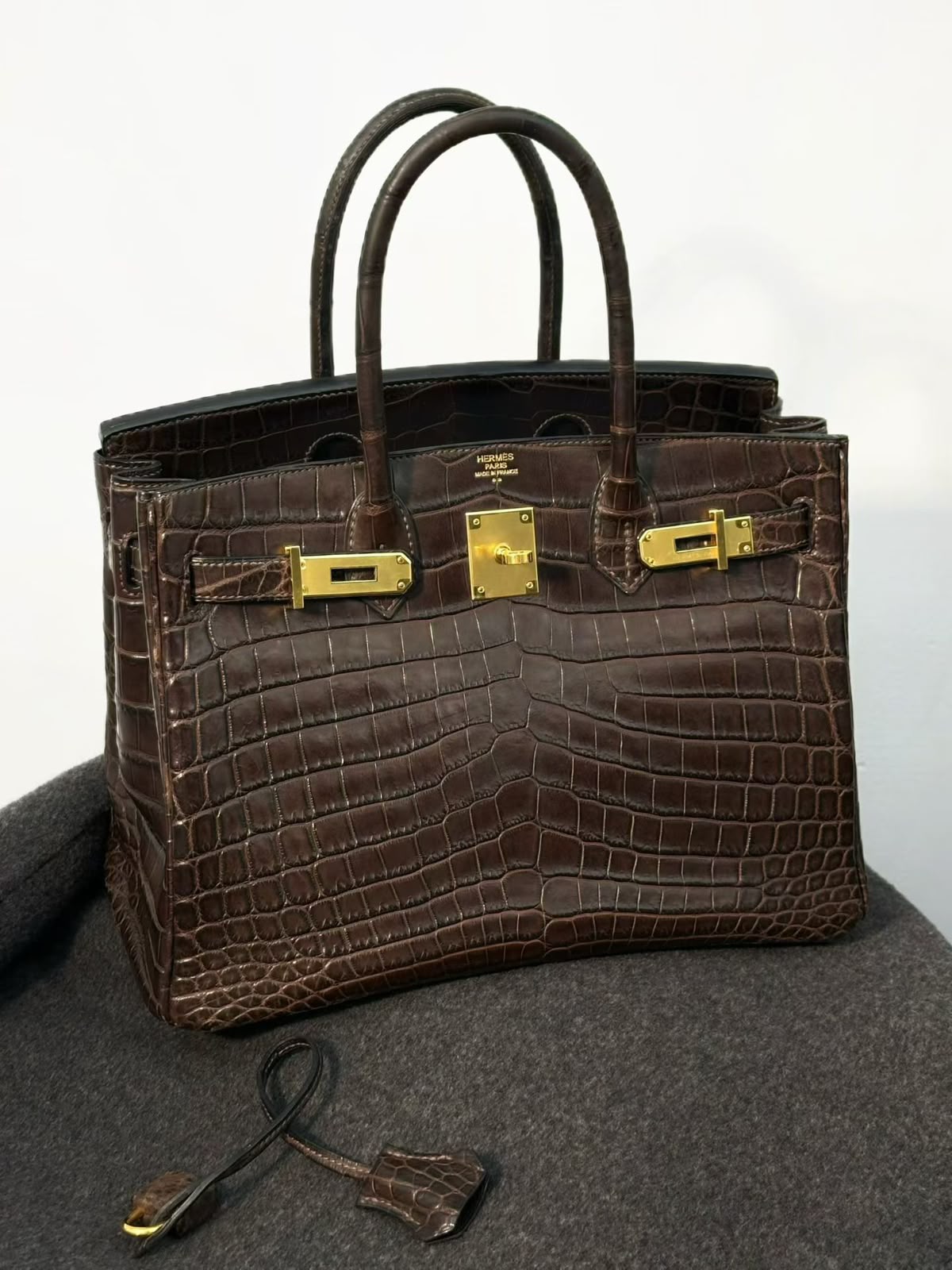 Hermes Birkin 30 Ebene Matte Niloticus Gold hardware
