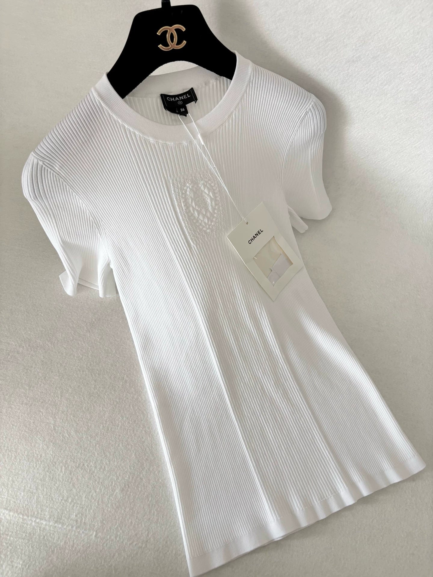 Chanel 25B White Knit Heart Short-Sleeve T-Shirt